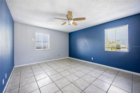 Condominio en venta en Gainesville, Florida, 2 dormitorios, 93.18 m2 № 2152357 - foto 13