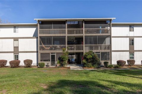 Condominio en Gainesville, Florida, 2 dormitorios № 2152357