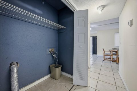 Condominio en venta en Gainesville, Florida, 2 dormitorios, 93.18 m2 № 2152357 - foto 14