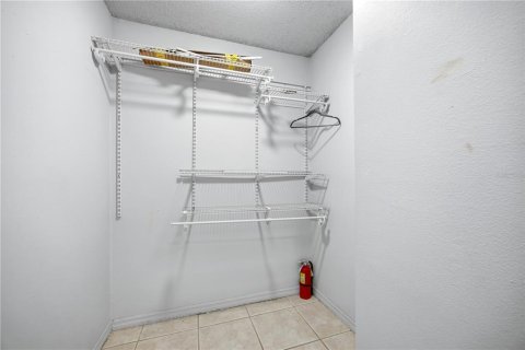 Condominio en venta en Gainesville, Florida, 2 dormitorios, 93.18 m2 № 2152357 - foto 17