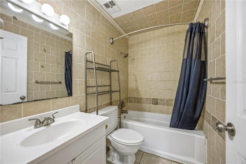 Condominio en venta en Gainesville, Florida, 2 dormitorios, 93.18 m2 № 2152357 - foto 16