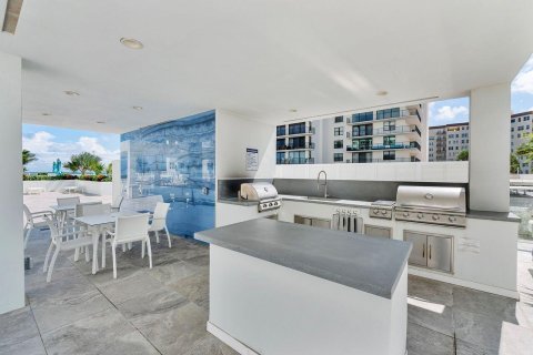 Condo in Palm Beach, Florida, 2 bedrooms  № 2187983 - photo 23