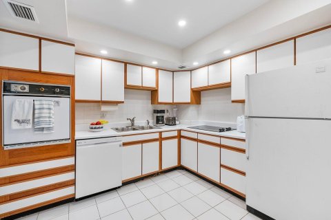 Condo in Palm Beach, Florida, 2 bedrooms  № 2187983 - photo 9