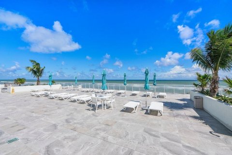 Condo in Palm Beach, Florida, 2 bedrooms  № 2187983 - photo 26