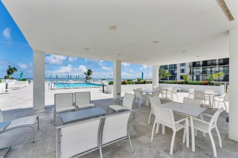 Condo in Palm Beach, Florida, 2 bedrooms  № 2187983 - photo 24