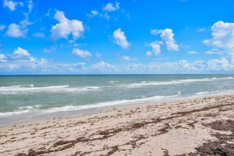 Condo in Palm Beach, Florida, 2 bedrooms  № 2187983 - photo 27