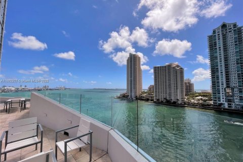 Condo in Miami, Florida, 2 bedrooms  № 1944236 - photo 27