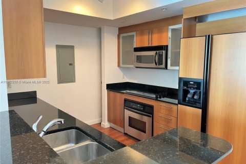 Condo in Miami, Florida, 2 bedrooms  № 1944236 - photo 6