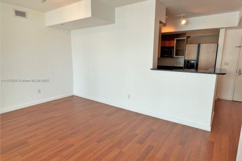 Condo in Miami, Florida, 2 bedrooms  № 1944236 - photo 25