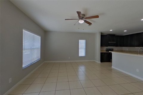 House in Kissimmee, Florida 4 bedrooms, 169.08 sq.m. № 2220638 - photo 3