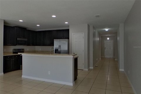 House in Kissimmee, Florida 4 bedrooms, 169.08 sq.m. № 2220638 - photo 4