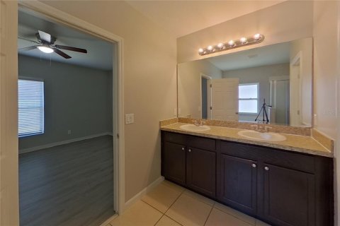 House in Kissimmee, Florida 4 bedrooms, 169.08 sq.m. № 2220638 - photo 6