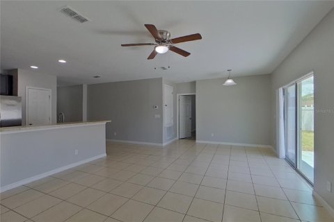 House in Kissimmee, Florida 4 bedrooms, 169.08 sq.m. № 2220638 - photo 2