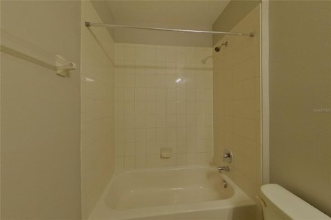 House in Kissimmee, Florida 4 bedrooms, 169.08 sq.m. № 2220638 - photo 14