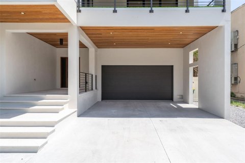 House in Sarasota, Florida 5 bedrooms, 290.6 sq.m. № 2151377 - photo 8