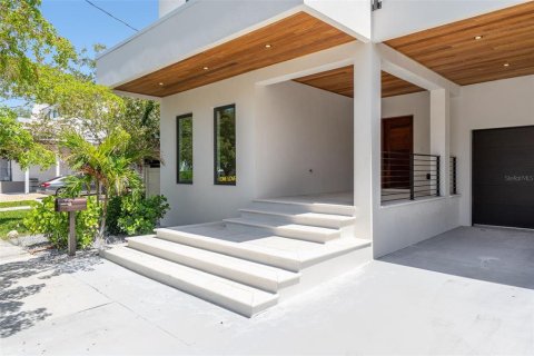 House in Sarasota, Florida 5 bedrooms, 290.6 sq.m. № 2151377 - photo 6
