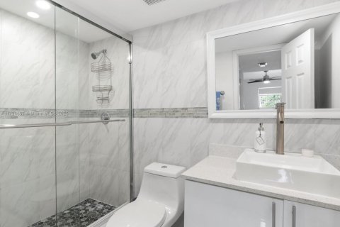 Condo in North Miami Beach, Florida, 1 bedroom  № 1811788 - photo 11