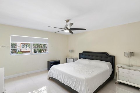 Condo in North Miami Beach, Florida, 1 bedroom  № 1811788 - photo 8