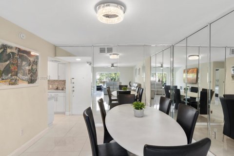 Condo in North Miami Beach, Florida, 1 bedroom  № 1811788 - photo 5