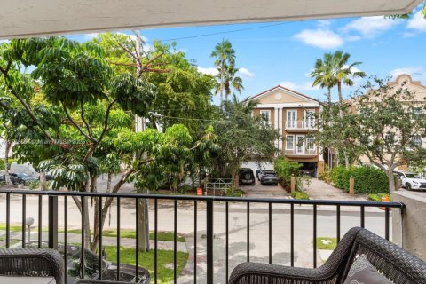 Condo in North Miami Beach, Florida, 1 bedroom  № 1811788 - photo 17