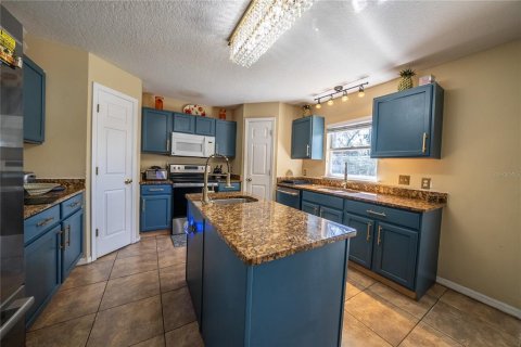 Villa ou maison à vendre à Ocala, Floride: 4 chambres, 262.17 m2 № 2127801 - photo 12