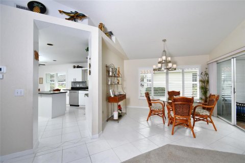 House in Punta Gorda, Florida 3 bedrooms, 160.63 sq.m. № 1913256 - photo 9