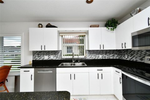 House in Punta Gorda, Florida 3 bedrooms, 160.63 sq.m. № 1913256 - photo 14