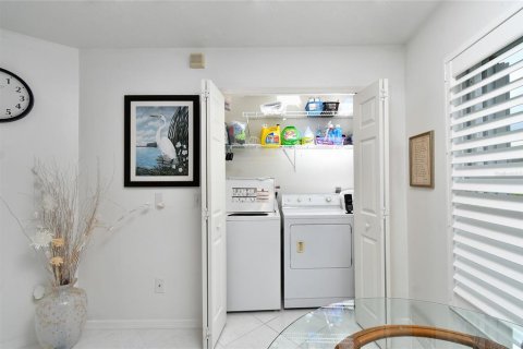 House in Punta Gorda, Florida 3 bedrooms, 160.63 sq.m. № 1913256 - photo 12