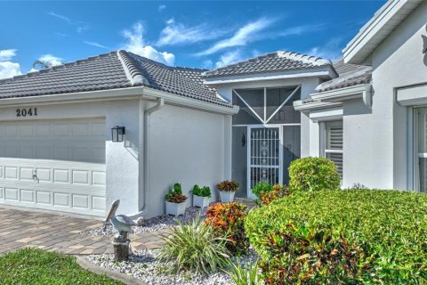 House in Punta Gorda, Florida 3 bedrooms, 160.63 sq.m. № 1913256 - photo 4