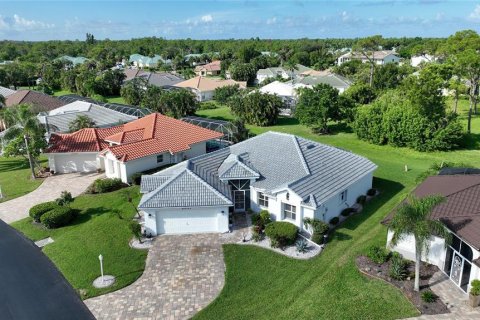 House in Punta Gorda, Florida 3 bedrooms, 160.63 sq.m. № 1913256 - photo 3