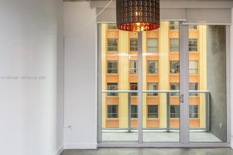 Condo in Miami, Florida  № 2026820 - photo 15