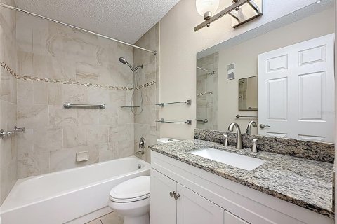 Condo in Saint Petersburg, Florida, 1 bedroom  № 1800262 - photo 4