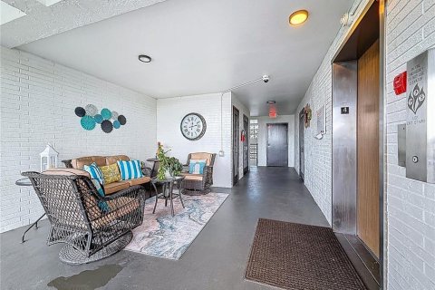 Condo in Saint Petersburg, Florida, 1 bedroom  № 1800262 - photo 15