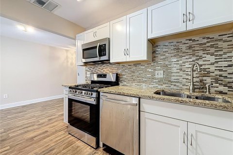 Condo in Saint Petersburg, Florida, 1 bedroom  № 1800262 - photo 26