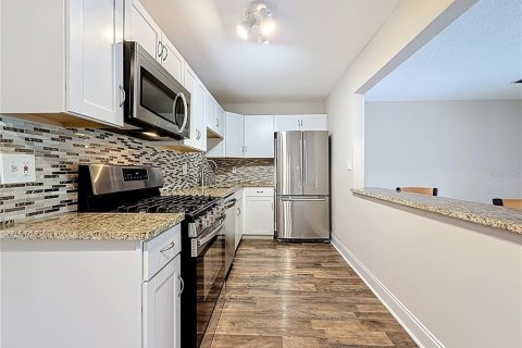 Condo in Saint Petersburg, Florida, 1 bedroom  № 1800262 - photo 24