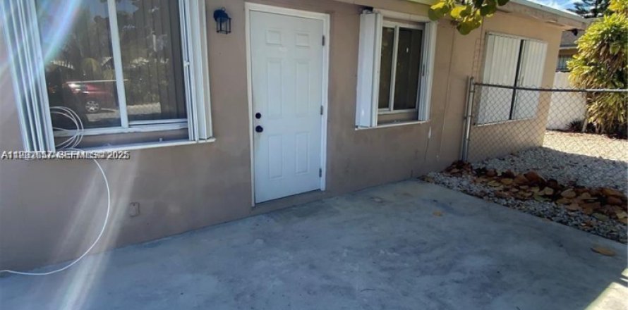 Дом в Майами, Флорида 2 спальни, 166.48м2 № 1992351