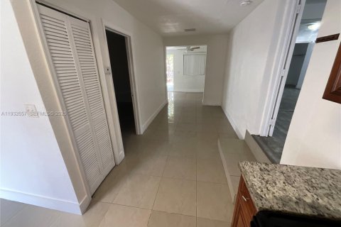 Снять в аренду виллу или дом в Майами, Флорида 2 спальни, 166.48м2, № 1992351 - фото 6