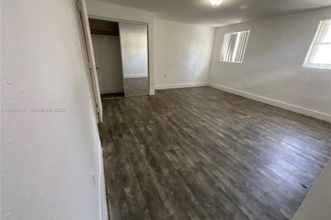 Снять в аренду виллу или дом в Майами, Флорида 2 спальни, 166.48м2, № 1992351 - фото 13