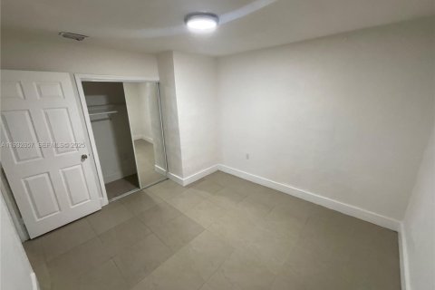 Снять в аренду виллу или дом в Майами, Флорида 2 спальни, 166.48м2, № 1992351 - фото 9