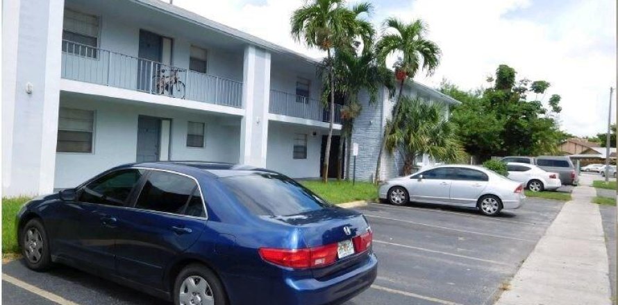 Villa ou maison à Lauderhill, Floride 2 chambres, 3625.7 m2 № 1073746