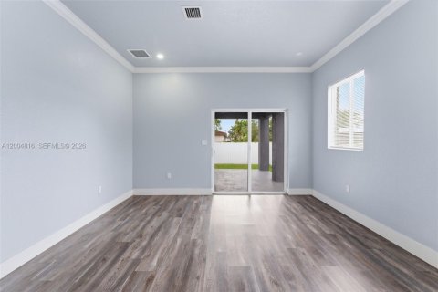 House in Hollywood, Florida 3 bedrooms, 167.04 sq.m. № 2069096 - photo 9