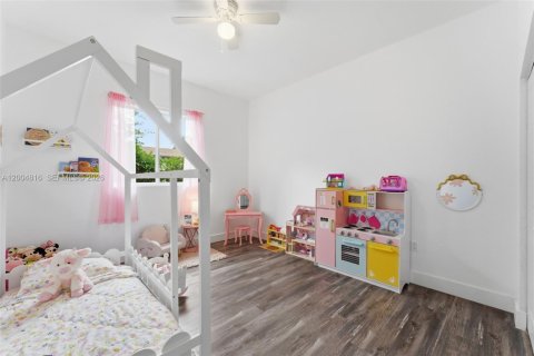 House in Hollywood, Florida 3 bedrooms, 167.04 sq.m. № 2069096 - photo 16