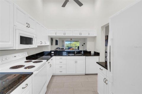 Купить кондоминиум в Сарасота, Флорида 8 комнат, 115.01м2, № 2232392 - фото 16