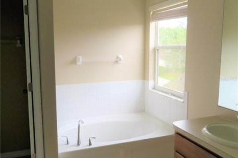 Villa ou maison à louer à Ruskin, Floride: 4 chambres, 237.64 m2 № 2420169 - photo 17