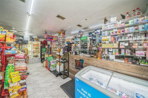 Купить коммерческую недвижимость в Куинси, Флорида 351.17м2, № 2147400 - фото 8