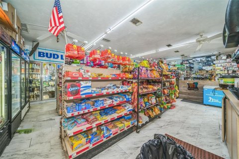 Купить коммерческую недвижимость в Куинси, Флорида 351.17м2, № 2147400 - фото 10