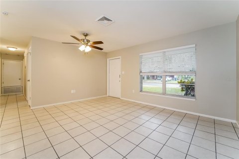 Casa en alquiler en Sarasota, Florida, 4 dormitorios, 131.74 m2 № 1913623 - foto 3