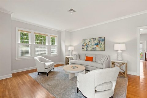 House in Saint Petersburg, Florida 3 bedrooms, 171.87 sq.m. № 1679535 - photo 6