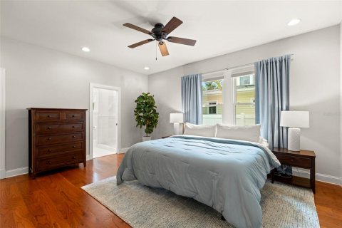 House in Saint Petersburg, Florida 3 bedrooms, 171.87 sq.m. № 1679535 - photo 28