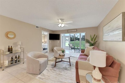 Condo in Bradenton, Florida, 2 bedrooms  № 1910088 - photo 1